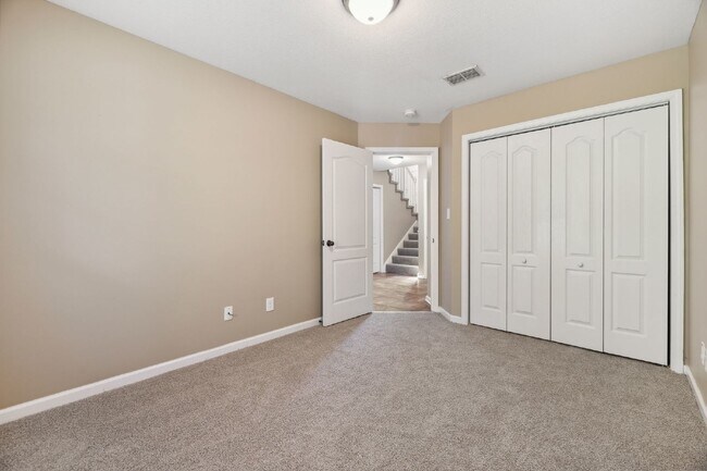 Building Photo - 1723 C THISTLEWOOD DR Clarksville, TN 37042