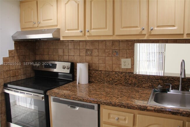 Building Photo - 8700 SW 133rd Ave