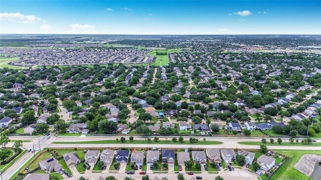 Building Photo - 21626 Dean Dale CRT