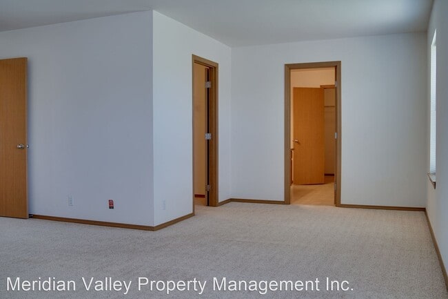 Building Photo - 4 br, 2.5 bath House - 7017 179th St Ct E
