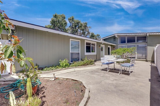 Building Photo - 12571 Martha Ann Dr