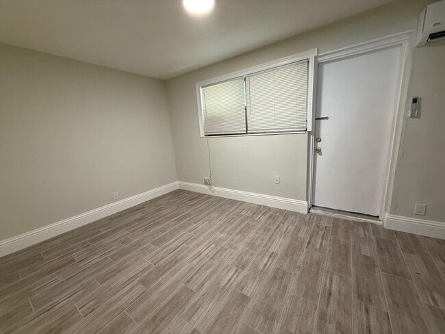 Building Photo - 248 Wenonah Pl