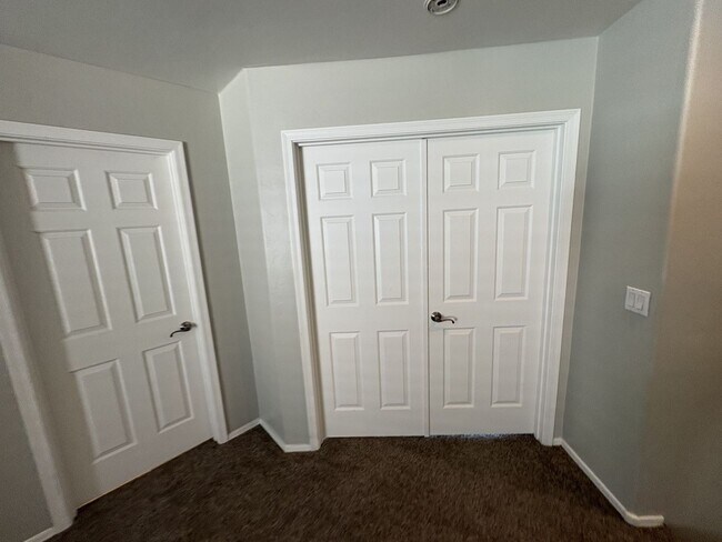 Building Photo - 2,500 sq ft 4 bedroom + Den home in Rancho Sahuarita