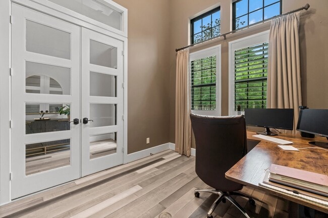 Building Photo - 109 Bronze Peak Ct