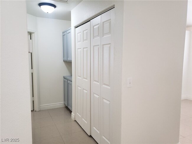 Building Photo - 2324 High Uintas Dr