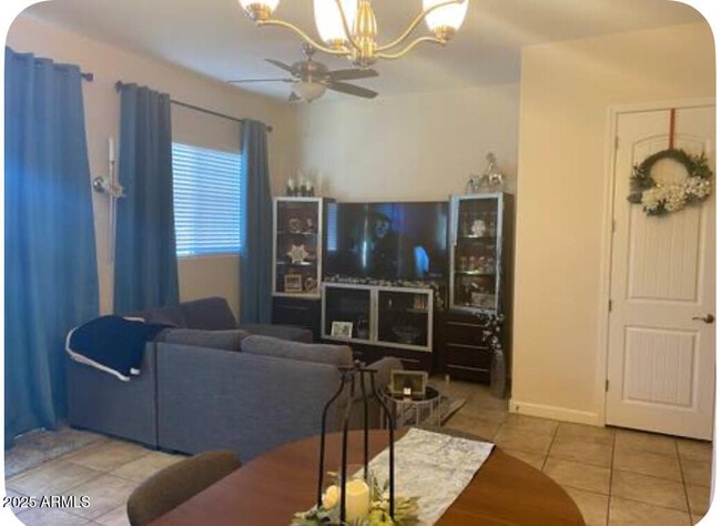 Building Photo - 1367 S Country Club Dr