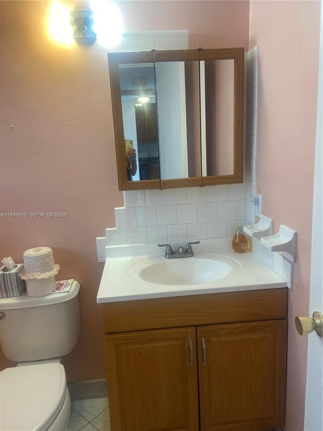 Building Photo - 7897 Golf Cir Dr