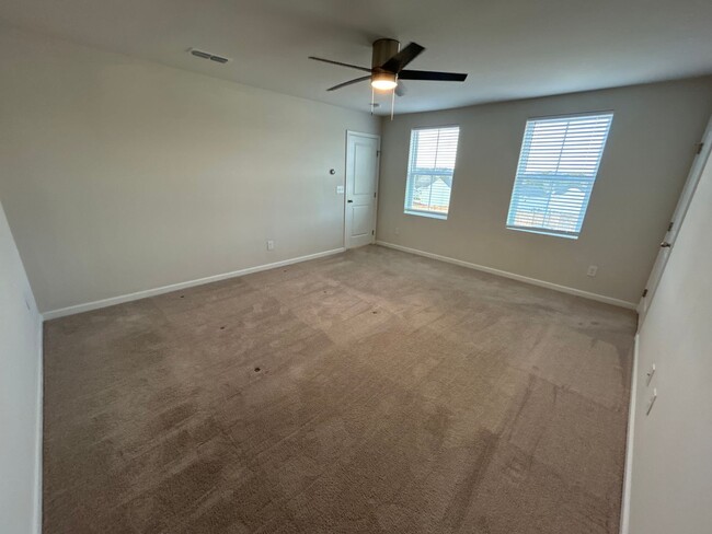 Building Photo - *Move in Special* 4 Bedroom | 2.5 Bath Hom...