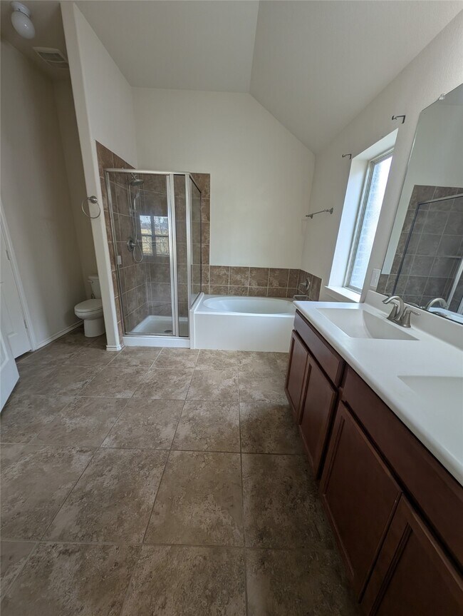 Building Photo - 18918 Bluestone Hollow Ln