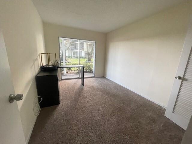 Building Photo - 589 Fanshaw O