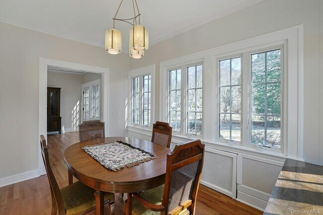 Building Photo - 10 Robins Rd