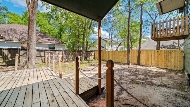 Building Photo - Enjoy comfortable, low-maintenance living in this updated, pet-friendly, carpet-free 3-bedroom ho...