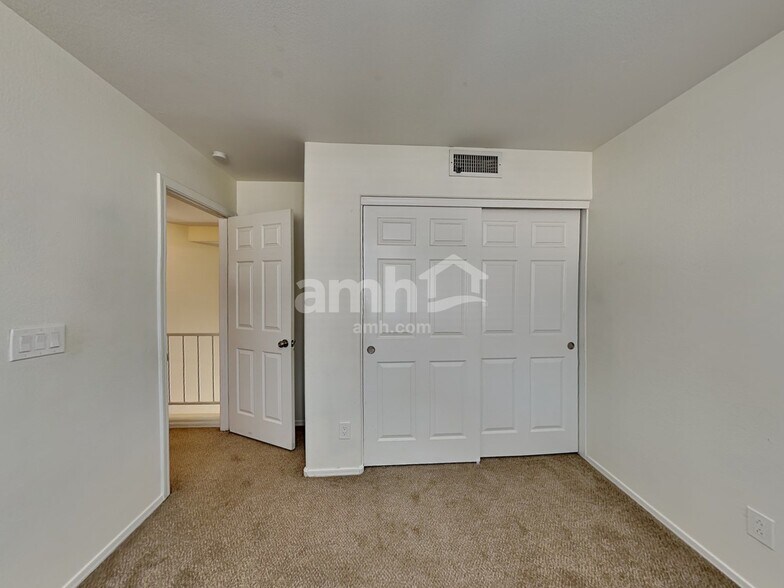 Building Photo - 4229 N Ranier