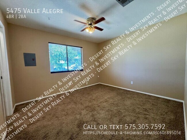 Building Photo - 5475 Valle Alegre