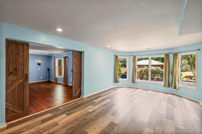 Building Photo - 12857 Waterside Dr