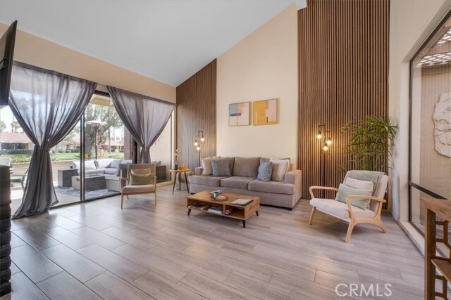 Building Photo - 332 Villena Way