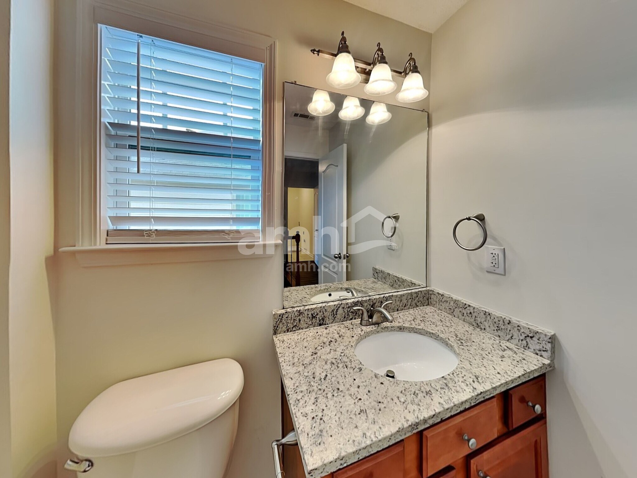 Building Photo - 145 Summit Point Dr