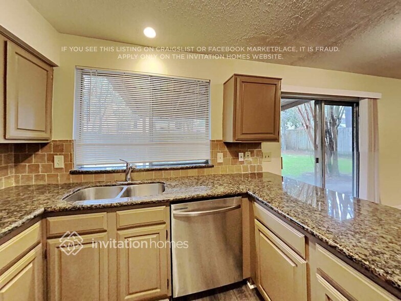 Building Photo - 11219 Sky Ridge Dr