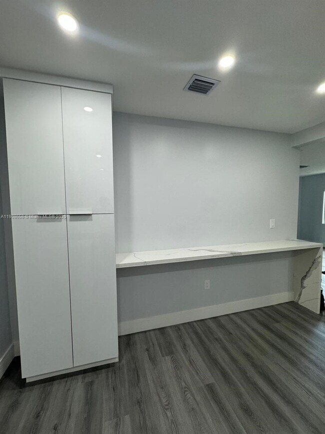 Building Photo - 1230 NW 70th St