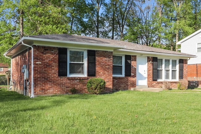 Building Photo - 819 Flicker Rd