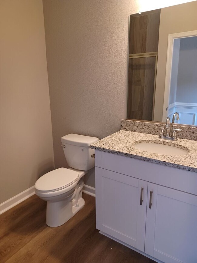 Building Photo - Newly Constructed 5 Bedroom Home in Hampton
