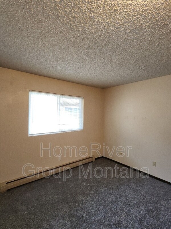 Building Photo - 913 Pattee Creek Dr