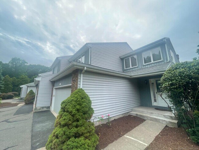 Building Photo - 54 Ivy Ln