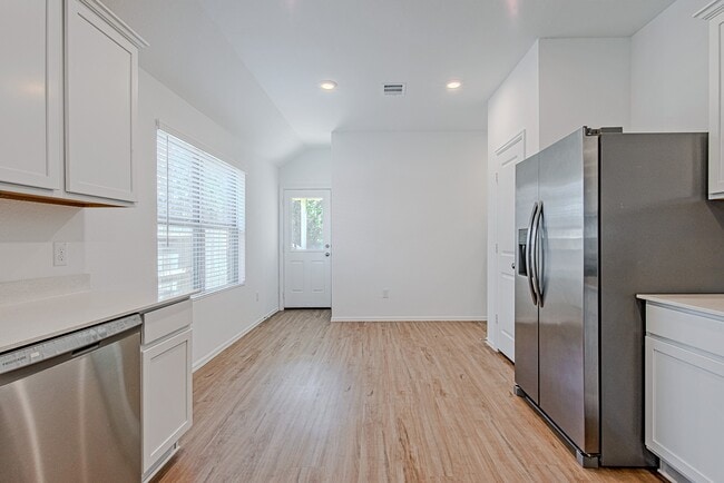 Building Photo - 6318 Astoria Pk Ln