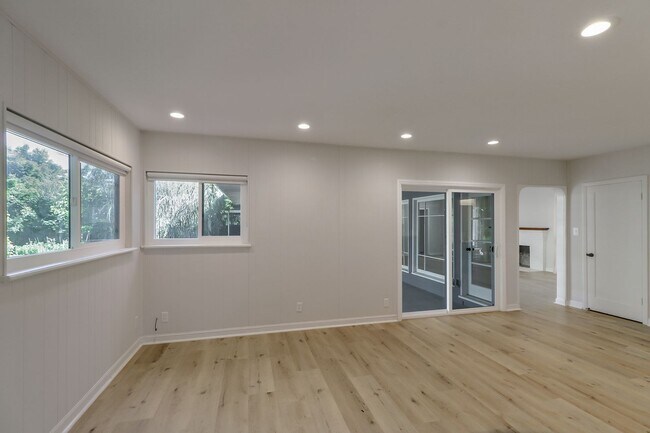 Building Photo - Los Altos 4-Bedroom with Fireplace, EV Hoo...