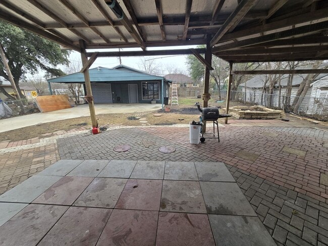 Building Photo - 2710 W Craig Pl