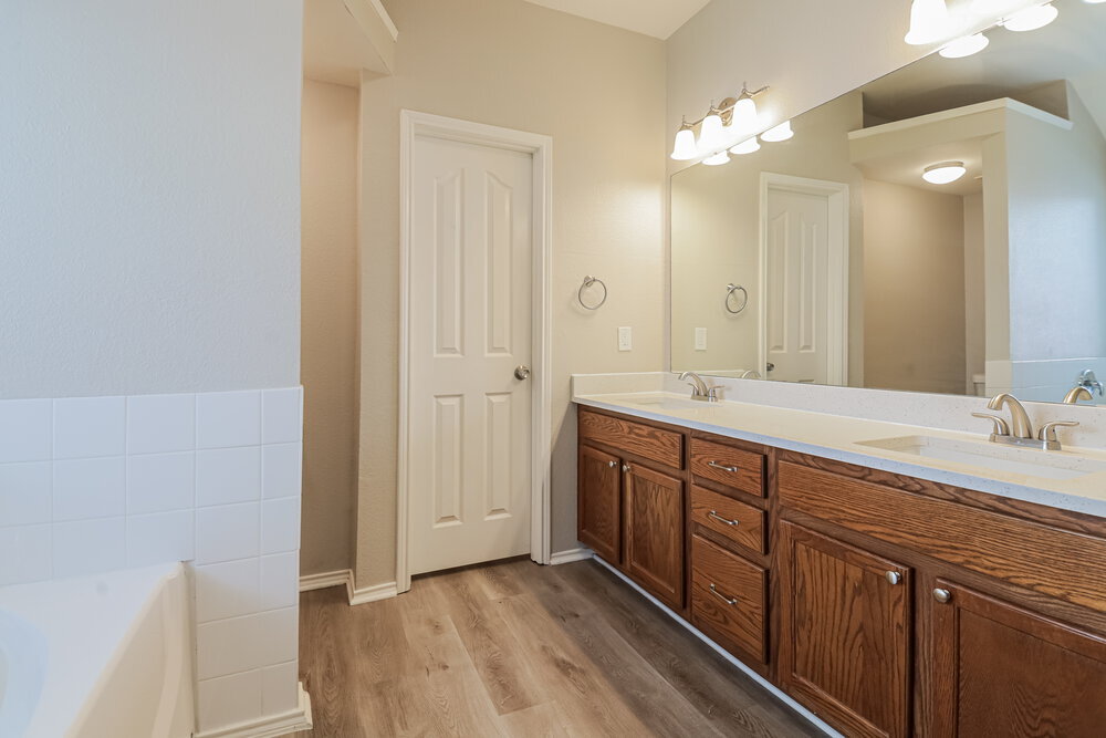 Building Photo - 904 Starling Ln