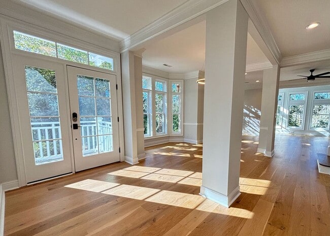 Building Photo - Available 2/1. GORGEOUS 3 BR/2.5 BA Home in Marais in Seaside Farms!