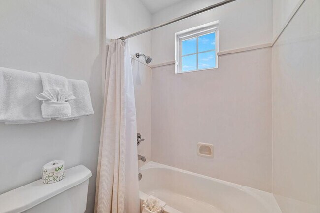 Building Photo - 9343 Marigot Promenade