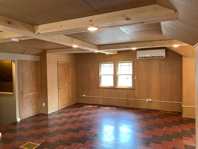 Up stairs studio - 4021 23rd Ave S