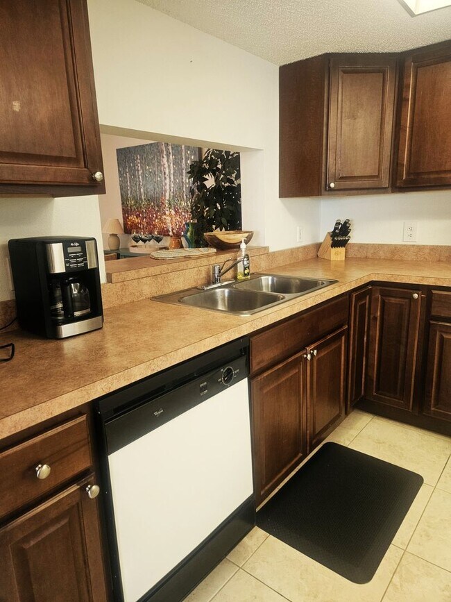 Building Photo - 307 Pine Hollow Cir