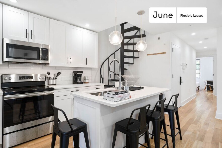 Building Photo - Modern Private ROOM in Bed-Stuy