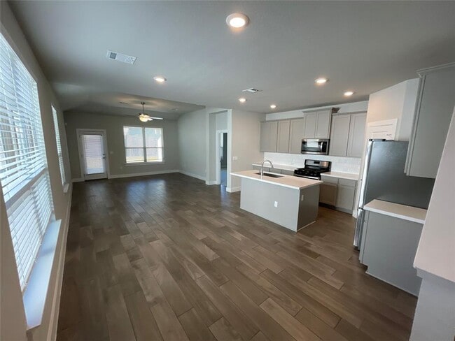 Building Photo - 8412 Cottage Rose Dr