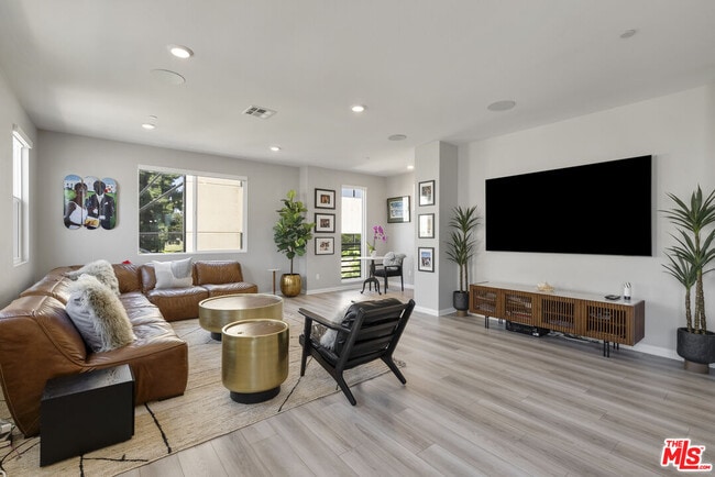 Building Photo - 756 Daniel Freeman Cir