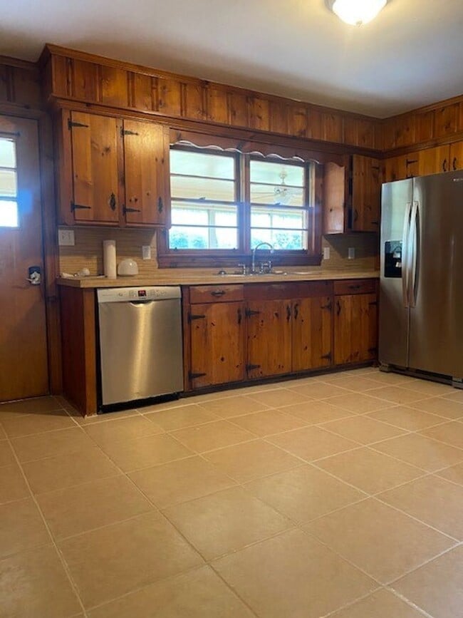 Building Photo - 819 Old Smith Chapel Rd