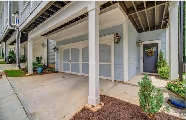 Building Photo - 830 Grove Bnd