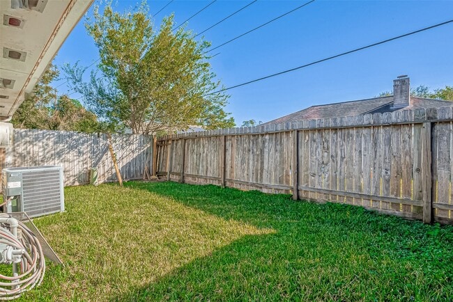 Building Photo - 5105 Beaver Hollow Dr