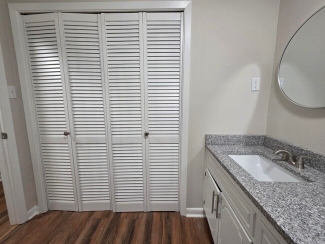 Building Photo - 3 Apache Dr