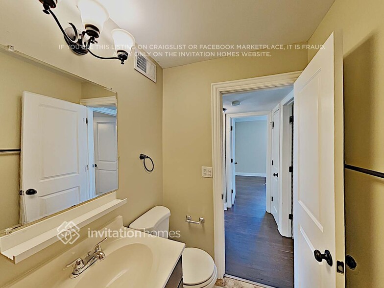 Building Photo - 336 W Brookfield St