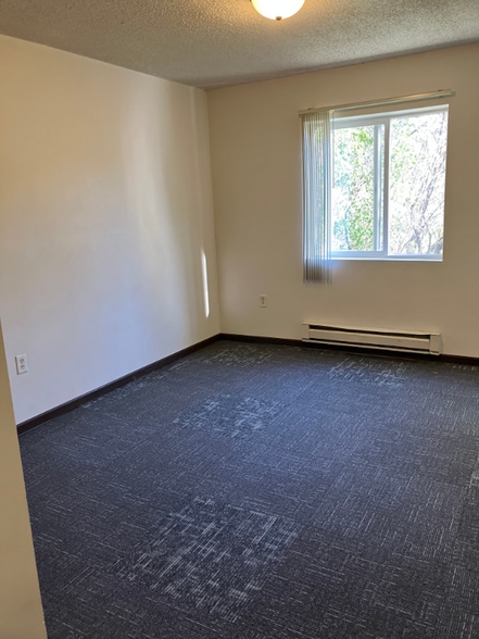 Building Photo - 803 Roundhouse Addition