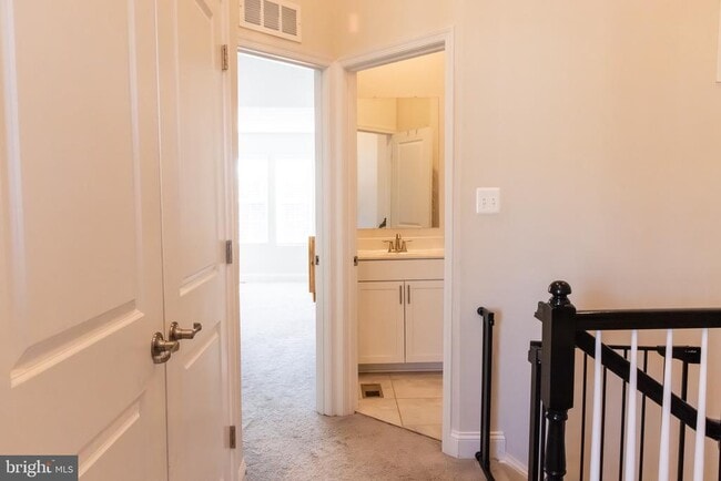 Building Photo - 1441 Onnesta Ct