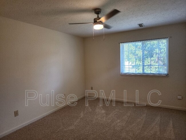 Building Photo - 135 Dale Hollow Dr