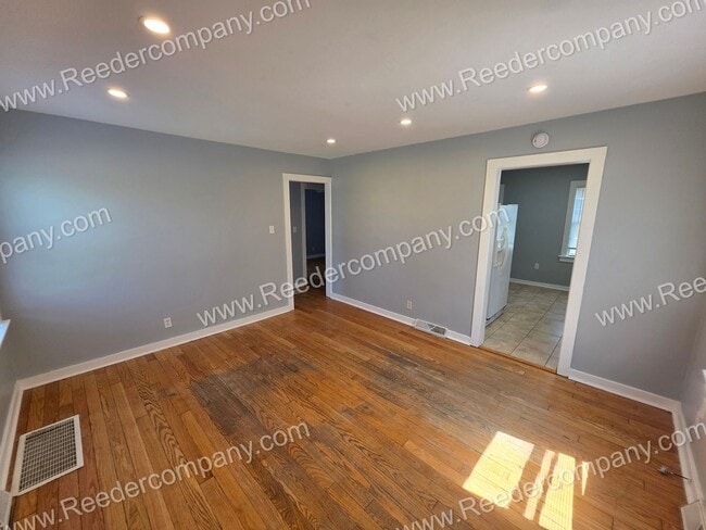 Building Photo - 2 Bedroom / 2 Bath Home Walking Distance to PNW-Hammond Campus