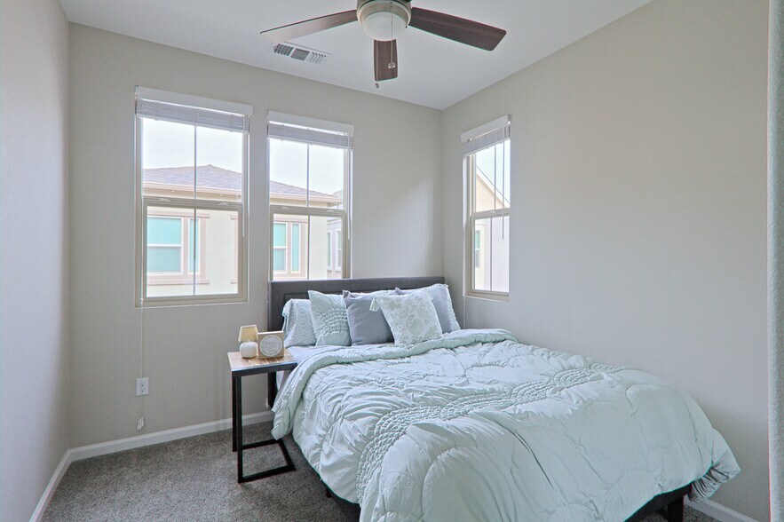 Building Photo - 2945 Patcham Cmn