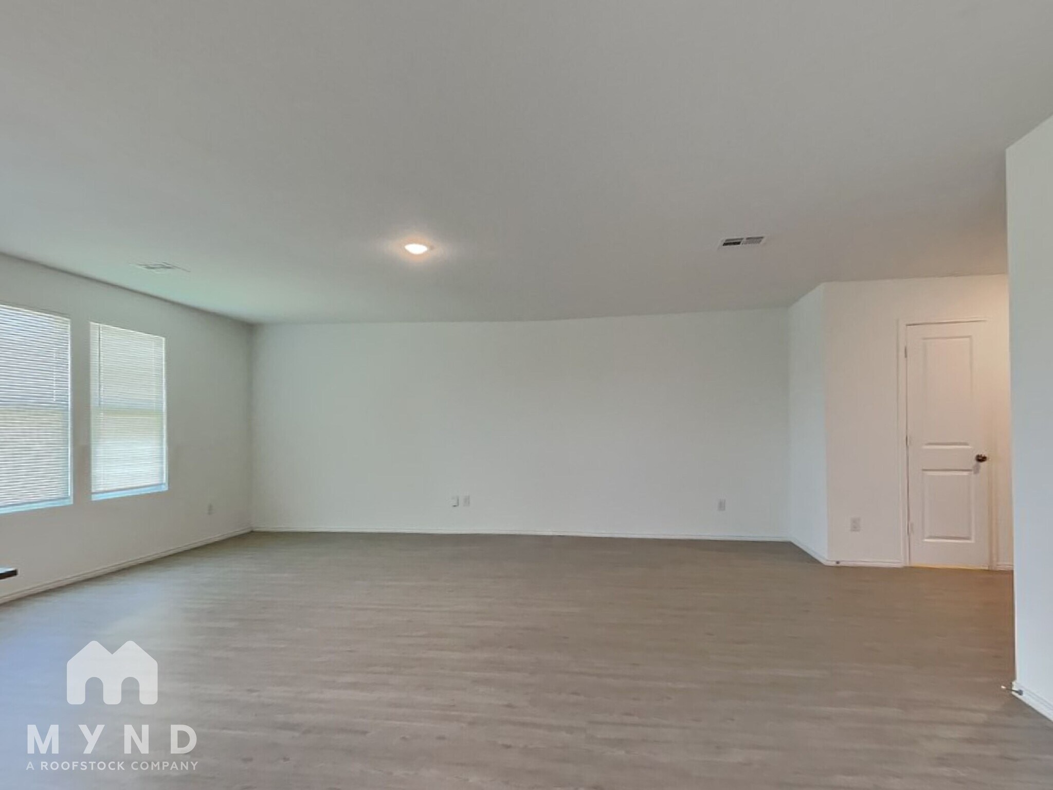 Building Photo - 9007 Lunar Cove