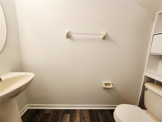 Building Photo - 701 Cresting Oak Cir
